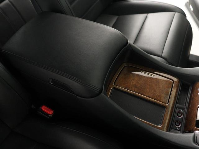 アルファードハイブリッド エグゼクティブラウンジ (禁煙車)(ワンオーナー)(サンルーフ)(JBLサウンド)(リアエンターシステム)(黒革電動シート)(全周囲カメラ)プリクラッシュ レーダークルーズ シートメモリー パワーバックドア 両側電動(26枚目)