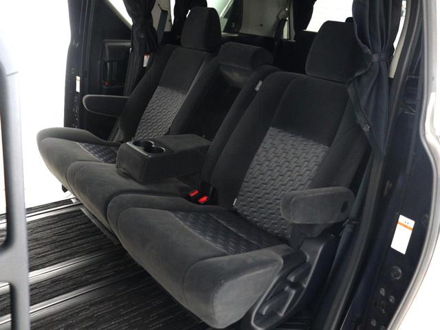 ヴェルファイア ２．５Ｚ　（禁煙車）（８人乗り）（フラットシート）（純正９インチナビ）（後席モニター）両側電動パワースライドドア　ＥＴＣ　フルセグ地デジＴＶ　Ｂｌｕｅｔｏｏｔｈ音楽再生　バックカメラ　車中泊　クリアランスソナー（17枚目）