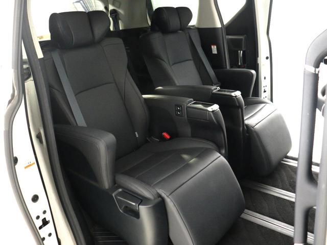 アルファード ２．５Ｓ　Ｃパッケージ　（禁煙車）（サンルーフ）（３眼ヘッドライト）（黒革電動シート）（ディスプレイオーディオ）（後席モニター）プリクラッシュ　レーダークルーズ　ＬＴＡ　フルセグ　両側電動スライドドア　ベンチレーションシート（18枚目）