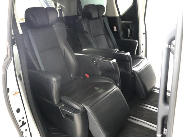 アルファードハイブリッド ＳＲ　Ｃパッケージ　（禁煙車）（黒革電動シート）（９インチナビ）（後席モニター）（１５００Ｗ給電）両側電動スライド　パワーバックドア　シートメモリー＆ヒーター　ＥＴＣ　クルコン　フルセグ　バックカメラ　Ｂｌｕｅｔｏｏｔｈ（16枚目）