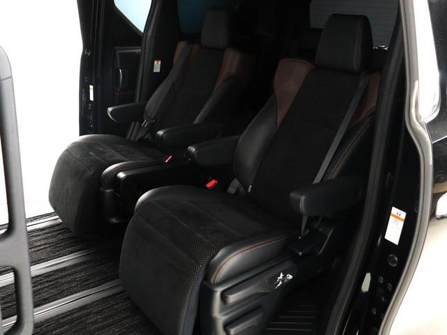 アルファード ２．５Ｓ　Ａパッケージ　タイプブラック　（サンルーフ）（禁煙車）（ハーフレザーシート）（８インチナビ）（クルコン）（後席モニター）パワーバックドア　両側電動スライド　Ｂｌｕｅｔｏｏｔｈ接続　クリアランスソナー　オットマン　フルフラット（15枚目）
