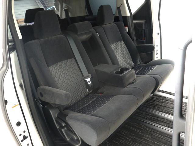 ヴェルファイア ２．５Ｚ　（禁煙車）（新品２０インチアルミタイヤ）（ローダウンカスタム）（８人乗）（９インチナビ）（後席モニター）両側電動スライドドア　フロント＆バックカメラ　フルセグ　Ｂｌｕｅｔｏｏｔｈ　ＥＴＣ　フルフラット（18枚目）