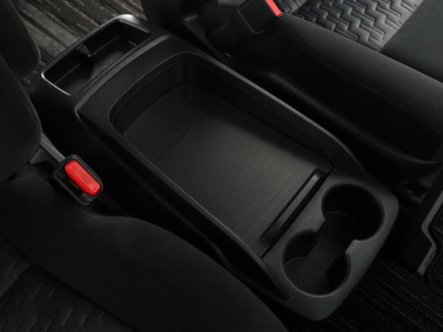 ヴェルファイア ２．５Ｚ　（禁煙車）（新品２０インチアルミタイヤ）（ローダウンカスタム）（８人乗）（９インチナビ）（後席モニター）両側電動スライドドア　フロント＆バックカメラ　フルセグ　Ｂｌｕｅｔｏｏｔｈ　ＥＴＣ　フルフラット（23枚目）