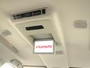 【電動後席モニター】プレミアムサウンド専用!電動開閉後席フリップダウンモニターです。5.1chサウンド、18スピーカーの専用音響システムとなり、人気の装備になります。