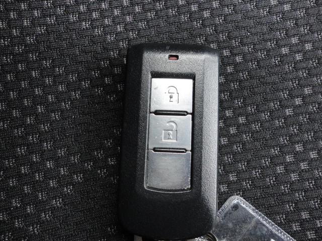 アイミーブ Ｇ　春日部ナンバー乗出価格／全車整備付／全車クリーニング済／満充電１１１ｋｍ禁煙車メモリーナビＤＶＤ／ＳＤ／ＢｌｕｅＴ／ＵＳＢ地デジ音楽録音Ｂカメラ急速充電対応ＥＴＣ前後ドラレコ前席暖ＡｕｔｏＬＥＤ（17枚目）