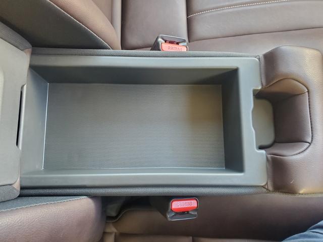 キューブ コダワリセレクション　禁煙車ＳＤナビＣＤ／ＳＤ／ＡＵＸ／ＵＳＢ地デジＢカメラ合皮席ＥＣＯモードｉＳｔｏｐスマートキー革巻ステア（11枚目）