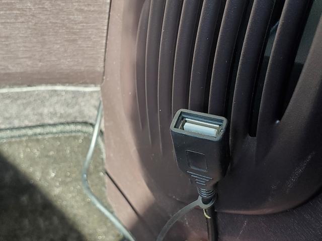 iQ 100G レザーパッケージ 禁煙車メモリーナビDVD/SD/USB地デジ音楽録音スマートキー革巻ステア前後ドラレコECOモード純正15AW(6枚目)