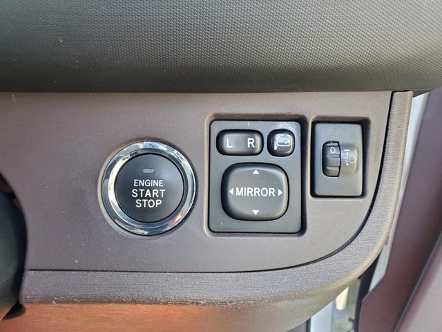 iQ 100G レザーパッケージ 禁煙車メモリーナビDVD/SD/USB地デジ音楽録音スマートキー革巻ステア前後ドラレコECOモード純正15AW(9枚目)