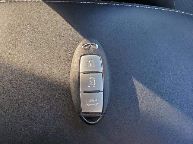 スカイライン ２００ＧＴ－ｔタイプＰ　禁煙車ＨＤＤナビＤＶＤ／ＢｌｕｅＴ／ＡＵＸ／ＵＳＢ地デジ音楽録音ＥＴＣ本革暖電動席レ－ダークルーズ衝突軽減ブレーキＢＳＷアラウンドビューＣセンサーｉＳｔｏｐスマキーＡｕｔｏＬＥＤ純正１９ＡＷ（12枚目）