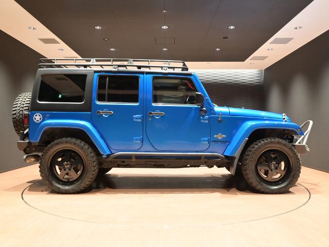 4WD/Sunroof/CD/AW/No-accidents