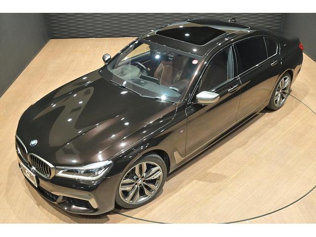 　Ｍ７６０Ｌｉ　ｘドライブ　４ＷＤ　スカイラウンジ・パノラマガラス・サンルーフ　ヒートコンフォートパッケージ　ワイヤレス充電　ナイト・ビジョン　Ｂｏｗｅｒｓ＆Ｗｉｌｋｉｎｓ(8枚目)