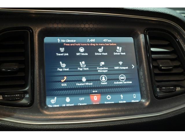 ダッジ・チャレンジャー ＳＲＴ８　３９２　サンルーフ／Ｈａｒｍａｎ／Ｋａｒｄｏｎスピーカー／マフラー／ＡｐｐｌｅＣａｒＰｌａｙ、ＡｎｄｒｏｉｄＡｕｔｏ／ＥＴＣ／（12枚目）