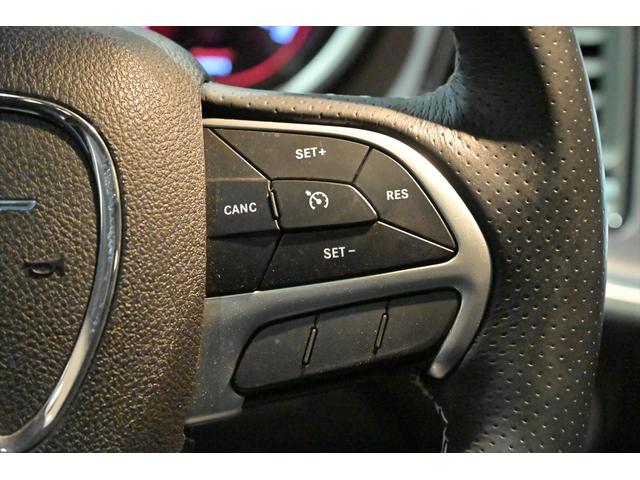 ＳＲＴ８　３９２　サンルーフ／Ｈａｒｍａｎ／Ｋａｒｄｏｎスピーカー／マフラー／ＡｐｐｌｅＣａｒＰｌａｙ、ＡｎｄｒｏｉｄＡｕｔｏ／ＥＴＣ／(40枚目)