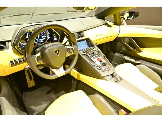 アヴェンタドール 　ＲＯＡＤＳＴＥＲ　ＬＰ７２０－４　５０ａｎｖ５０周年記念車／特別カラーＧＩＡＬＬＯ　ＭＡＧＧＩＯ／正規ディラー車／ディーラー点検記録簿／フロントリフター／（38枚目）