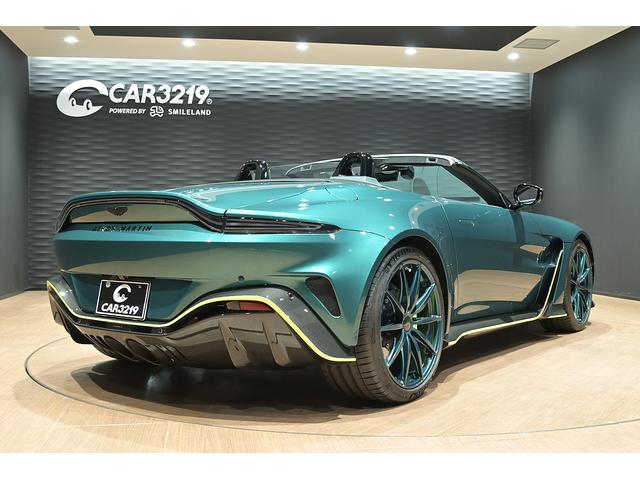 Ｖ１２ヴァンテージ 　ロードスター　限定２４９台　ライトウェイトパッケージ　法人１オーナー　カーボンインテリア　グリーンレザーインテリア　ライムカラーピンストライプ　デジタルインナーミラー　ＥＴＣ２．０（2枚目）