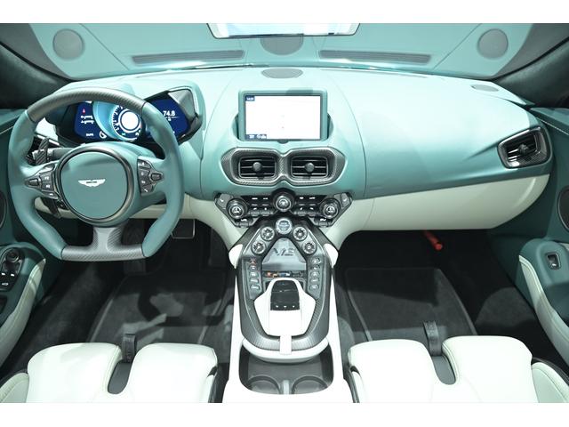 Ｖ１２ヴァンテージ 　ロードスター　限定２４９台　ライトウェイトパッケージ　法人１オーナー　カーボンインテリア　グリーンレザーインテリア　ライムカラーピンストライプ　デジタルインナーミラー　ＥＴＣ２．０（18枚目）