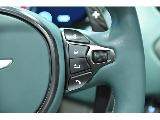 Ｖ１２ヴァンテージ 　ロードスター　限定２４９台　ライトウェイトパッケージ　法人１オーナー　カーボンインテリア　グリーンレザーインテリア　ライムカラーピンストライプ　デジタルインナーミラー　ＥＴＣ２．０（39枚目）
