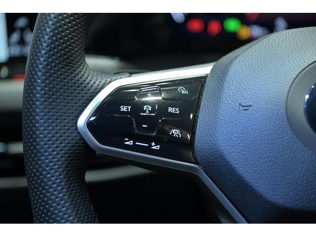 ゴルフＧＴＩ ベースグレード　デジタルメーター　テクノロジーパッケージ　アダプティブクルーズコントロール　ヘッドアップディスプレイ　純正ナビ　フルセグ　バックカメラ（38枚目）