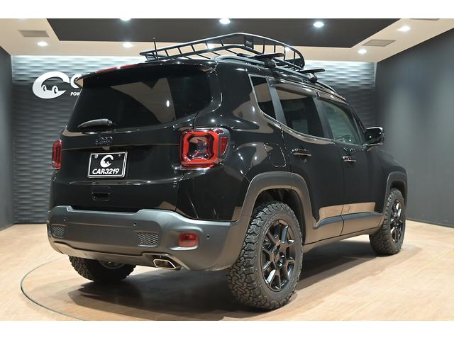 ジープ・レネゲード リミテッド　１オーナー／黒革シート／シートヒーター／ＴＨＵＬＥルーフラック／ＢＦＧｏｏｄｒｉｃｈ　Ａｌｌ－Ｔｅｒｒａｉｎ／ＡＣＣ／ＣａｒＰｌａｙ／ＬＥＤライト／ＢＳＭ（5枚目）