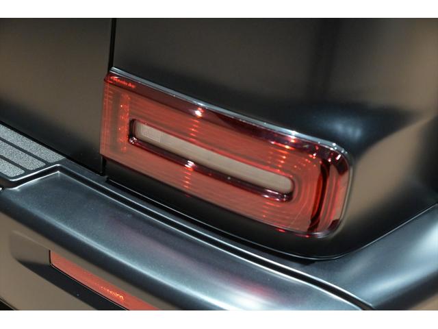 Ｇクラス Ｇ６３　法人１オーナー／ナイトブラックマグノ／ＭＡＮＵＦＡＫＴＵＲプログラムプラス／白黒レザー／ＡＭＧナイトパッケージ／ＭＡＮＵＦＡＫＴＵＲインテリアプラス／ＡＭＧ２２インチ／Ｂｕｒｍｅｓｔｅｒ３Ｄサラウンド（28枚目）