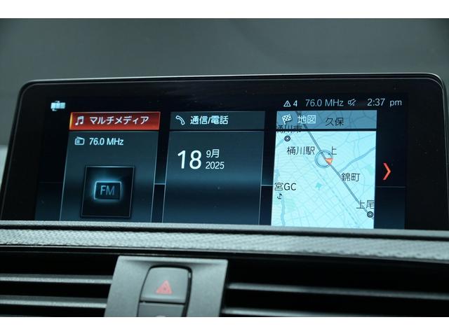 Ｍ２ ベースグレード　６速マニュアル／後期モデル／アルピンホワイト／６速ＭＴ／純正１９インチ鍛造アルミホイール／ブラックレザーインテリア／カーボンインテリアトリム／シートヒーター／純正ナビ／バックカメラ／アダプティブライト（48枚目）