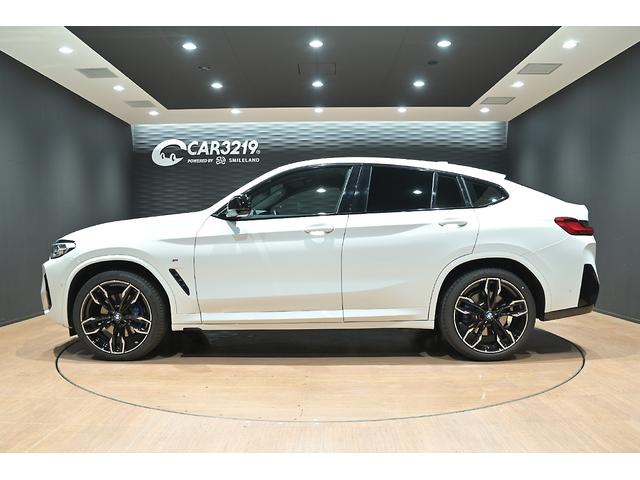 Ｘ４ Ｍ４０ｉ　ユーザー買取／アルピンホワイト／純正２２インチＡＷ／有償内装カラー／カーボンファイバートリム／マルビームＬＥＤヘッドライト／スポーティーエンジンサウンド／レーダークルーズ／ＢＳＭ／ＨＵＤ（10枚目）