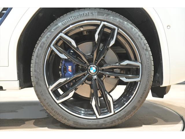 Ｘ４ Ｍ４０ｉ　ユーザー買取／アルピンホワイト／純正２２インチＡＷ／有償内装カラー／カーボンファイバートリム／マルビームＬＥＤヘッドライト／スポーティーエンジンサウンド／レーダークルーズ／ＢＳＭ／ＨＵＤ（15枚目）