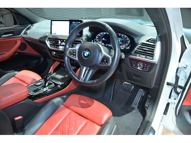 Ｘ４ Ｍ４０ｉ　ユーザー買取／アルピンホワイト／純正２２インチＡＷ／有償内装カラー／カーボンファイバートリム／マルビームＬＥＤヘッドライト／スポーティーエンジンサウンド／レーダークルーズ／ＢＳＭ／ＨＵＤ（18枚目）