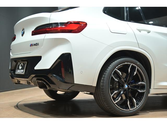 Ｘ４ Ｍ４０ｉ　ユーザー買取／アルピンホワイト／純正２２インチＡＷ／有償内装カラー／カーボンファイバートリム／マルビームＬＥＤヘッドライト／スポーティーエンジンサウンド／レーダークルーズ／ＢＳＭ／ＨＵＤ（27枚目）