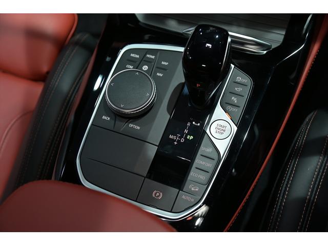 Ｘ４ Ｍ４０ｉ　ユーザー買取／アルピンホワイト／純正２２インチＡＷ／有償内装カラー／カーボンファイバートリム／マルビームＬＥＤヘッドライト／スポーティーエンジンサウンド／レーダークルーズ／ＢＳＭ／ＨＵＤ（46枚目）