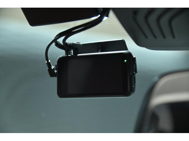 Ｘ４ Ｍ４０ｉ　ユーザー買取／アルピンホワイト／純正２２インチＡＷ／有償内装カラー／カーボンファイバートリム／マルビームＬＥＤヘッドライト／スポーティーエンジンサウンド／レーダークルーズ／ＢＳＭ／ＨＵＤ（51枚目）