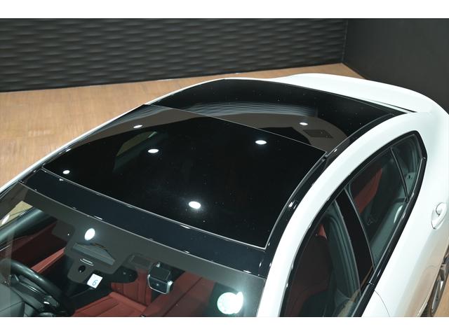 ８シリーズ Ｍ８５０ｉ　ｘＤｒｉｖｅ　グランクーペ　ミネラルホワイト／サンルーフ／インディビジュアルインテリア／Ｂｏｗｅｒｓ＆Ｗｉｌｋｉｎｓ／大径Ｍスポーツブレーキ／アダプティブＭサスペンションプロ／ＢＭＷレーザーライト／スポーツエキゾースト（2枚目）