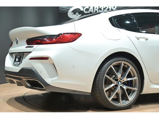 ８シリーズ Ｍ８５０ｉ　ｘＤｒｉｖｅ　グランクーペ　ミネラルホワイト／サンルーフ／インディビジュアルインテリア／Ｂｏｗｅｒｓ＆Ｗｉｌｋｉｎｓ／大径Ｍスポーツブレーキ／アダプティブＭサスペンションプロ／ＢＭＷレーザーライト／スポーツエキゾースト（26枚目）