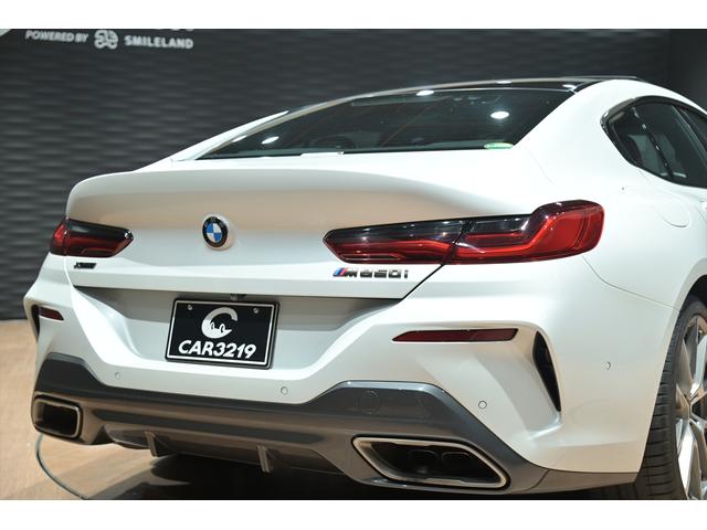 ８シリーズ Ｍ８５０ｉ　ｘＤｒｉｖｅ　グランクーペ　ミネラルホワイト／サンルーフ／インディビジュアルインテリア／Ｂｏｗｅｒｓ＆Ｗｉｌｋｉｎｓ／大径Ｍスポーツブレーキ／アダプティブＭサスペンションプロ／ＢＭＷレーザーライト／スポーツエキゾースト（31枚目）