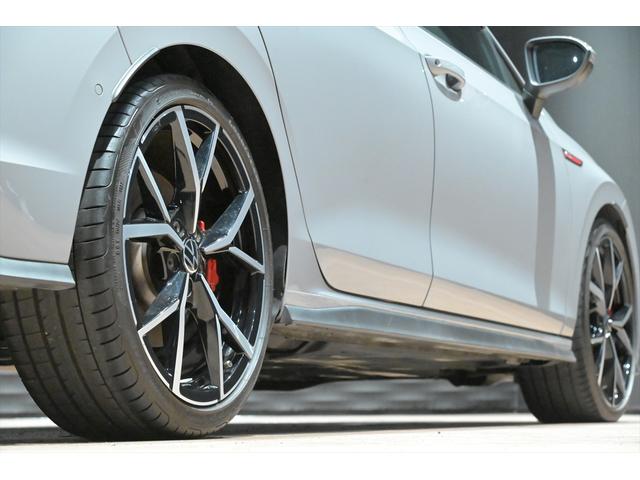 ゴルフＧＴＩ ベースグレード　ＤＣＣＰＫＧ　テクノロジーＰＫＧ　Ｄｉｓｃｏｖｅｒ　ＰｒｏＰＫＧ　ＯＰ１９インチＡＷ　ムーンストーングレー　ＨＵＤ　ＢＳＭ　ＡＣＣ　Ｓヒーター　ステアリングヒーター　前後ドラレコ　フルセグ　Ｐアシスト（16枚目）
