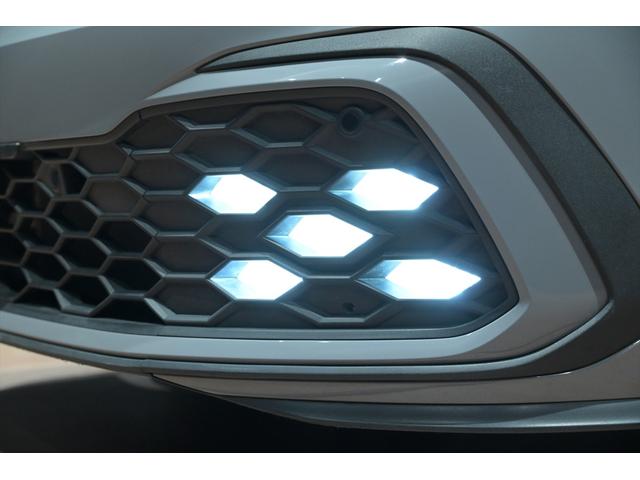 ゴルフＧＴＩ ベースグレード　ＤＣＣＰＫＧ　テクノロジーＰＫＧ　Ｄｉｓｃｏｖｅｒ　ＰｒｏＰＫＧ　ＯＰ１９インチＡＷ　ムーンストーングレー　ＨＵＤ　ＢＳＭ　ＡＣＣ　Ｓヒーター　ステアリングヒーター　前後ドラレコ　フルセグ　Ｐアシスト（28枚目）