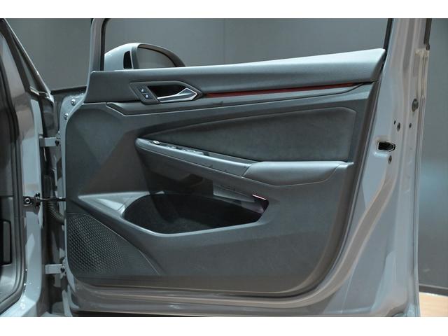 ゴルフＧＴＩ ベースグレード　ＤＣＣＰＫＧ　テクノロジーＰＫＧ　Ｄｉｓｃｏｖｅｒ　ＰｒｏＰＫＧ　ＯＰ１９インチＡＷ　ムーンストーングレー　ＨＵＤ　ＢＳＭ　ＡＣＣ　Ｓヒーター　ステアリングヒーター　前後ドラレコ　フルセグ　Ｐアシスト（58枚目）