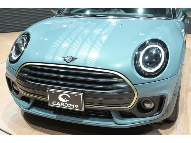 ＭＩＮＩ クーパーＤ　クラブマン　アントールド・エディション　１オーナー／純正１８インチ　アロイ・ホイール　アントールドストライプ　ブラスカラー・アクセント・パーツ　ドライビングアシスト　パーキングアシスト　シートヒーター　バックカメラ　ＥＴＣ　コーナーセンサー（4枚目）