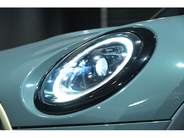 ＭＩＮＩ クーパーＤ　クラブマン　アントールド・エディション　１オーナー／純正１８インチ　アロイ・ホイール　アントールドストライプ　ブラスカラー・アクセント・パーツ　ドライビングアシスト　パーキングアシスト　シートヒーター　バックカメラ　ＥＴＣ　コーナーセンサー（27枚目）