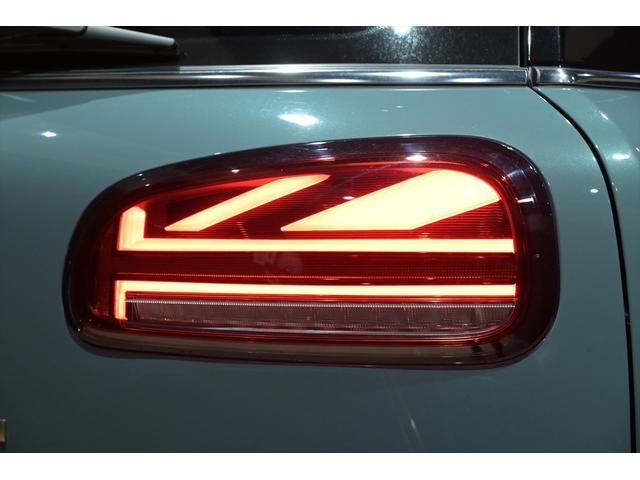 ＭＩＮＩ クーパーＤ　クラブマン　アントールド・エディション　１オーナー／純正１８インチ　アロイ・ホイール　アントールドストライプ　ブラスカラー・アクセント・パーツ　ドライビングアシスト　パーキングアシスト　シートヒーター　バックカメラ　ＥＴＣ　コーナーセンサー（29枚目）