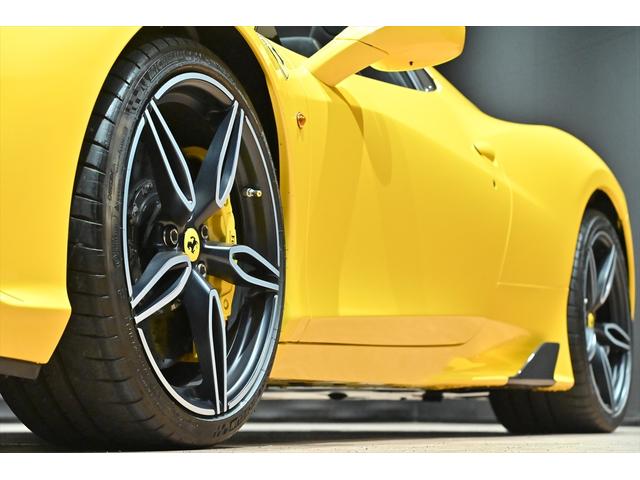 ４５８スペチアーレＡ ベースグレード　世界限定４９９台／正規Ｄ車／Ｇｉａｌｌｏ　Ｔｒｉｐｒｏ　Ｓｔｒａｔｏ／ＮＡＲＴレーシングストライプ／カーボンエクステリア／３Ｄカーボンレーシングシート／前後コーナーセンサー／ＬＥＤステアリング（11枚目）