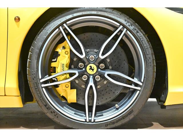 ４５８スペチアーレＡ ベースグレード　世界限定４９９台／正規Ｄ車／Ｇｉａｌｌｏ　Ｔｒｉｐｒｏ　Ｓｔｒａｔｏ／ＮＡＲＴレーシングストライプ／カーボンエクステリア／３Ｄカーボンレーシングシート／前後コーナーセンサー／ＬＥＤステアリング（21枚目）