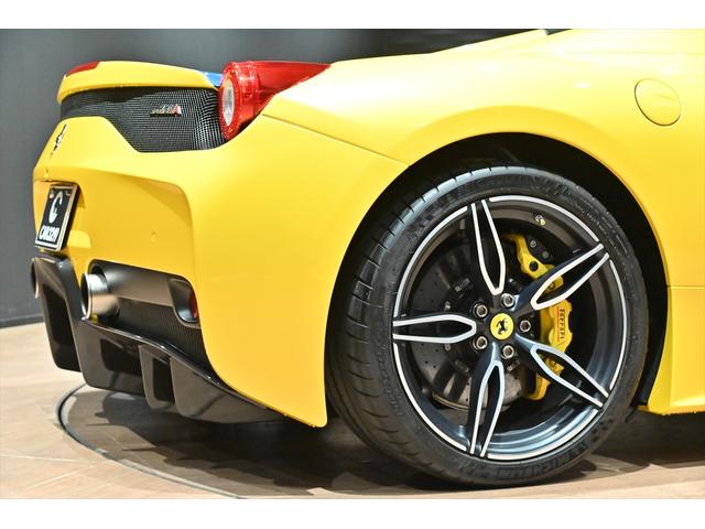 ４５８スペチアーレＡ ベースグレード　世界限定４９９台／正規Ｄ車／Ｇｉａｌｌｏ　Ｔｒｉｐｒｏ　Ｓｔｒａｔｏ／ＮＡＲＴレーシングストライプ／カーボンエクステリア／３Ｄカーボンレーシングシート／前後コーナーセンサー／ＬＥＤステアリング（23枚目）