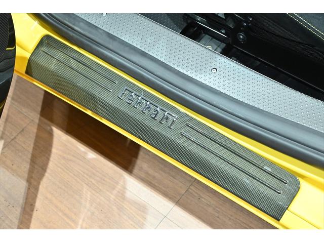 ４５８スペチアーレＡ ベースグレード　世界限定４９９台／正規Ｄ車／Ｇｉａｌｌｏ　Ｔｒｉｐｒｏ　Ｓｔｒａｔｏ／ＮＡＲＴレーシングストライプ／カーボンエクステリア／３Ｄカーボンレーシングシート／前後コーナーセンサー／ＬＥＤステアリング（51枚目）