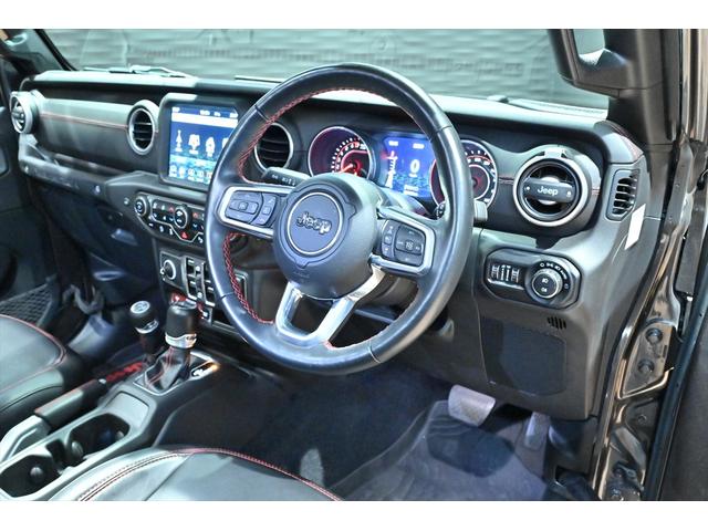 ジープ・ラングラーアンリミテッド ルビコン　リーコン　９５０登録／１００台限定車／グラナイトクリスタルＭ／ＪＥＰＰＥＳＥＮ　ＭＪＣＲ２１６　１８インチＡＷ／　ＧＥＯＬＡＮＤＡＲ　Ｘ－ＡＴ／ＵＳバンパー／レッドシートベルト／リーコン専用インパネ・デカール（43枚目）