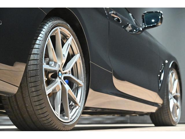 ８シリーズ Ｍ８５０ｉ　ｘＤｒｉｖｅクーペ　ドライビングアシストプロフェッショナル　ＭテクノロジーＰＫＧ　Ｈ＆Ｋサウンド　カーボンルーフ　パーキングアシスト　ＡＣＣ　ＢＳＭ　ＨＵＤ　シートヒーター　シートエアコン　前後ドラレコ　レーザーライト（20枚目）