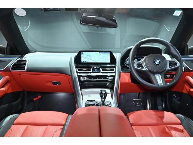 ８シリーズ Ｍ８５０ｉ　ｘＤｒｉｖｅクーペ　ドライビングアシストプロフェッショナル　ＭテクノロジーＰＫＧ　Ｈ＆Ｋサウンド　カーボンルーフ　パーキングアシスト　ＡＣＣ　ＢＳＭ　ＨＵＤ　シートヒーター　シートエアコン　前後ドラレコ　レーザーライト（23枚目）