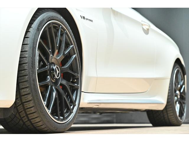 Ｃクラス Ｃ６３　Ｓカブリオレ　ダイヤモンドホワイト／ブラック×グレーレザーシート／１９インチＡＭＧアルミホイール／ブルメスター／ＡＭＧパフォーマンスエキゾースト／エアスカーフ／ＬＥＤライト／ディスタンスパイロット／ＡＣＣ／ＢＳＭ（16枚目）