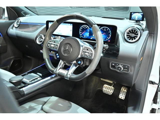 ＧＬＡクラス ＧＬＡ４５　Ｓ　４マチック＋　１オナ／デジタルホワイト／パノラミックスライディングルーフ／アドバンスドＰＫＧ／チタニウムグレーブラックインテリア／３６０度カメラ／パフォーマンスステアリング／ＡＭＧドライブコントロールスイッチ（2枚目）