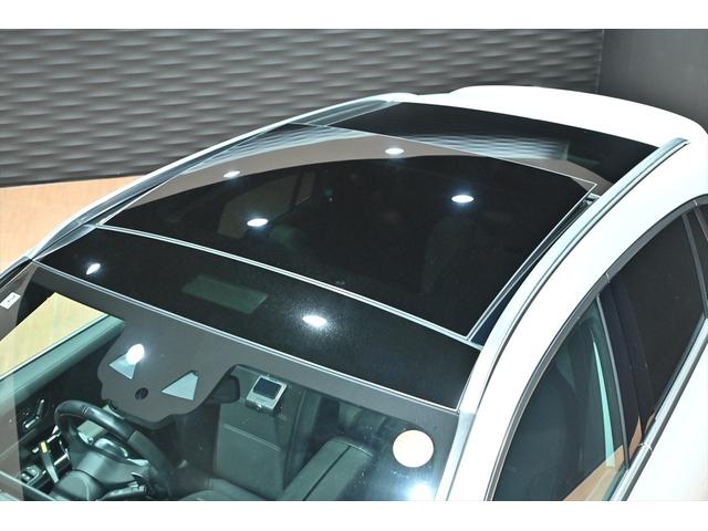 ＧＬＡクラス ＧＬＡ４５　Ｓ　４マチック＋　１オナ／デジタルホワイト／パノラミックスライディングルーフ／アドバンスドＰＫＧ／チタニウムグレーブラックインテリア／３６０度カメラ／パフォーマンスステアリング／ＡＭＧドライブコントロールスイッチ（3枚目）